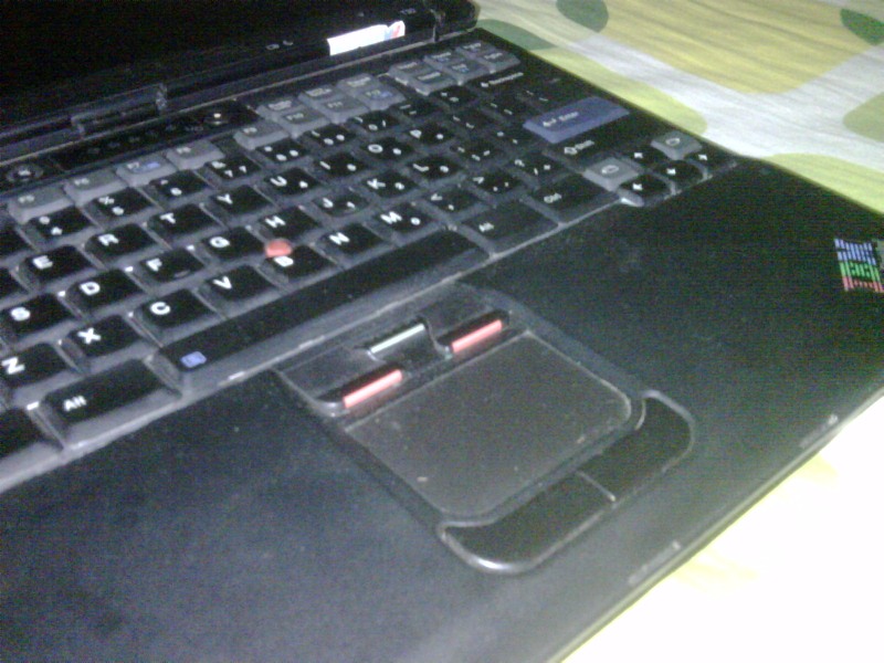 Notebook harga 1jt-an: IBM THINKPAD T30  LAPTOP DAN 