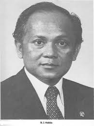 Biografi B.J Habibie