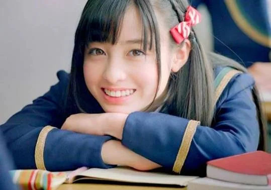 Kanna Hashimoto cute over smile