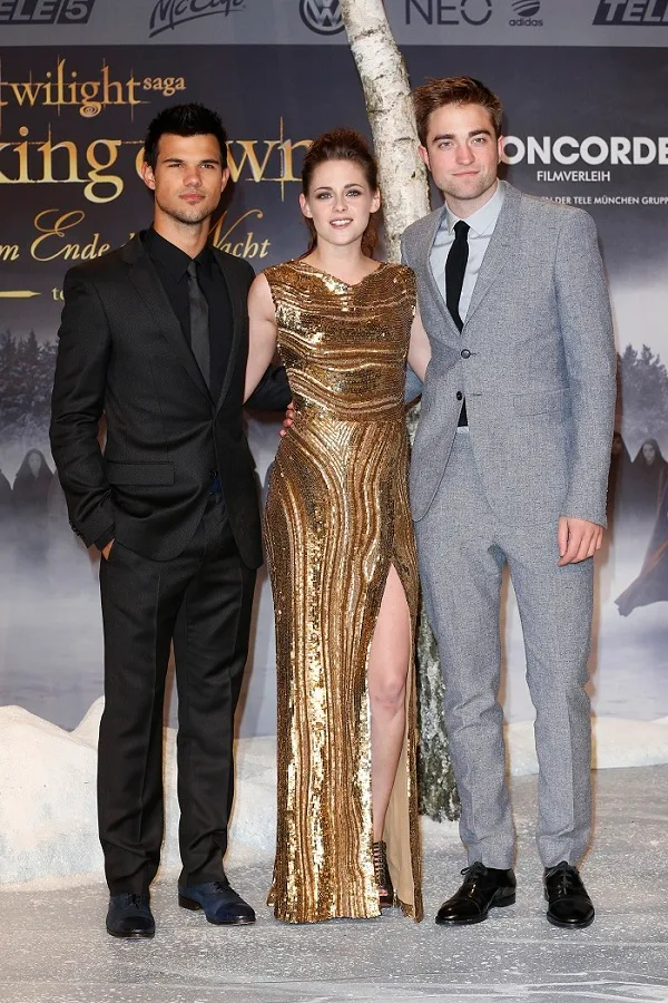 Kristen Stewart wraps up Breaking Dawn 2 premieres with an Elie Saab creation in Berlin