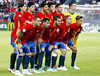 SELECCIÓN DE ESPAÑA SUB 21 - Temporada 2016-17 - Bellerín, Meré, Marco Asensio, Vallejo, Saúl y Kepa; Sandro, Jonny, Dani Ceballos, Deulofeu y Marcos Llorente - SELECCIÓN DE ALEMANIA SUB 21 1 (Weiser) SELECCIÓN DE ESPAÑA SUB 21 0 - 30/06/2017 - Campeonato de Europa del Selecciones Sub21, final - Cracovia, Polonia, Cracow Stadium - Un tanto de Weiser cerca del descanso ha decidido una igualada final para los de Kuntz que ha podido caer del lado de cualquiera de los dos equipos. Al final, España no consiguió su 5º Campeonato, mientras Alemania conseguía su 2º título. Dani Ceballos fue proclamado el mejor jugador del torneo y Saúl Ñíguez gañó la Bota de Oro como máximo goleador.