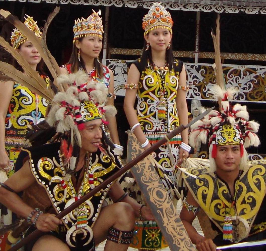 Indonesian Culture Ensyclopedia: Dayak Tribe Clothes 