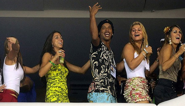 Blog paul getty: Ronaldinho Gaúcho Um Vizinho do Barulho