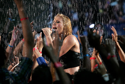 Kelly Clarkson VMA 05