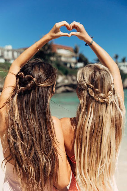 Perfect Beach Hairstyles for 2022