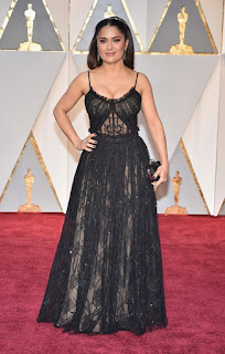 salma hayek oscar kirmizi hali