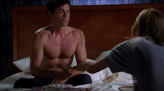 Rob Lowe Shirtless on Brothers and Sisters s4e04