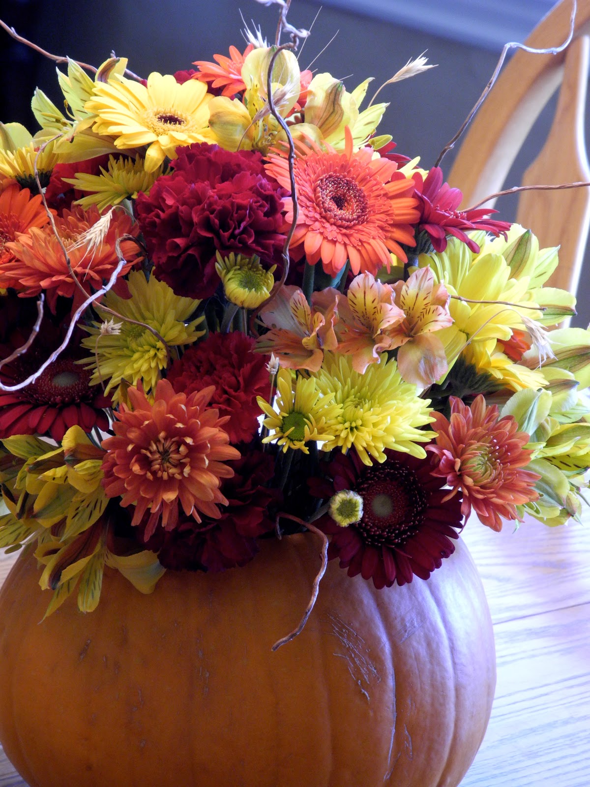The Flower Girl Blog: fall flowers and a pumpkin