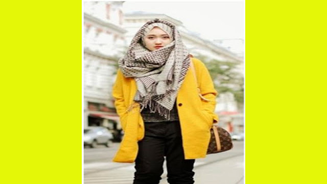 Baju Kuning Emas Cocok dengan Jilbab Warna Apa