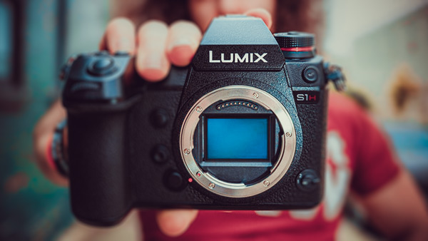 First 6k mirrorless camera? Panasonic Lumix S1H full-frame camera price and release date