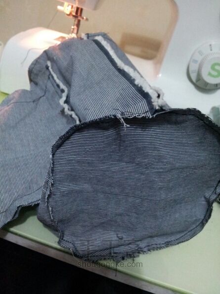 Handbag of denim shorts. Сумочка из джинсовых шорт.