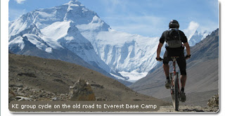 Mountain biking towards Everest's North side base camp