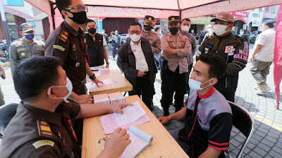 Satpol PP Jabar Dan Kota Bandung Seret Pelanggar PPKM Darurat ke “Meja Hijau”