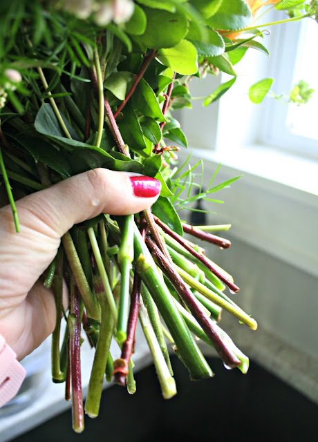 Lacing flowers in floral arrangements