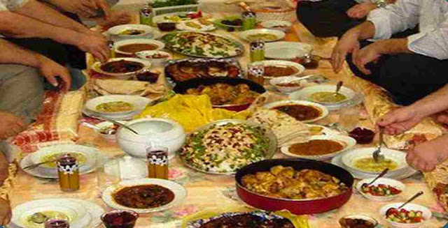 When can Muslims eat during Ramadan?