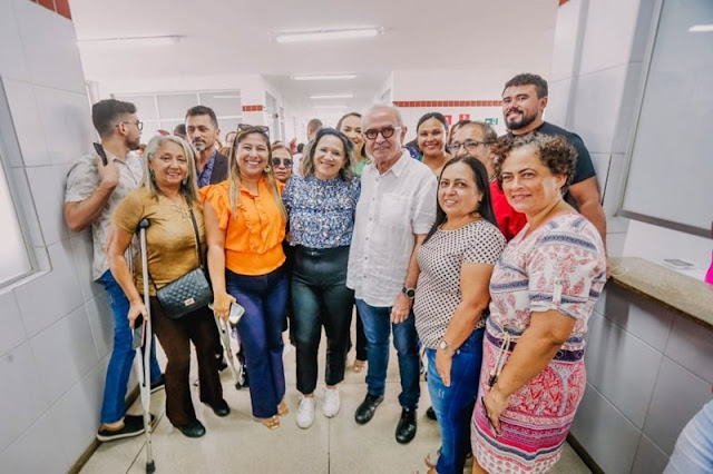 Cícero Lucena e Leo Bezerra entregam obras de reestruturação de USF no Alto do Mateus