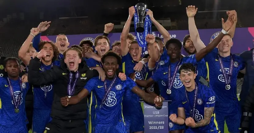 Chelsea lift the U18 Premier League Cup for 2021/22