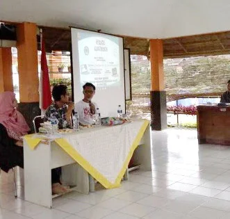 Penulis Triani Retno, Ari Keling, Ade Ubaidil