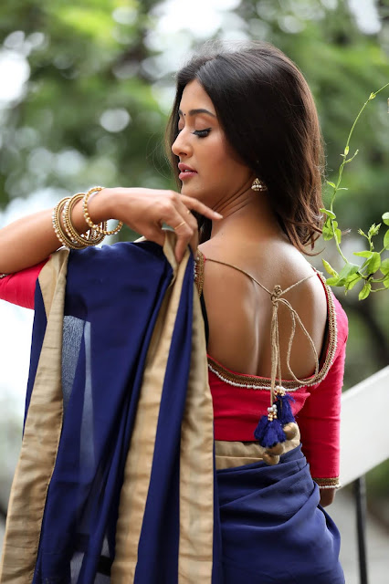 Pooja Jhaveri Stunning Saree Photo Shoot