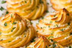 Garlic Parmesan Duchess Potatoes