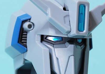 ガンダム 翼付きモデル 武器パーツ付き ガンダム 翼付きモデル 武器パーツ付き