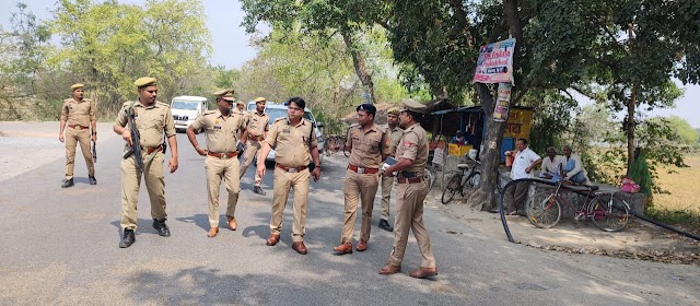  पुलिस अधीक्षक द्वारा रसड़ा-गाजीपुर अन्तर्जनपदीय बार्डर पर  की गयी चेकिंग 