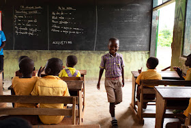In eine Schule gehen, World Vision unterstützt