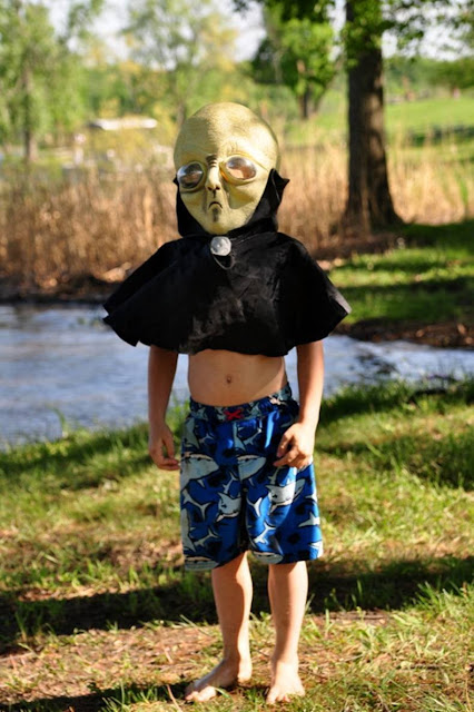 Kid wearing a mask