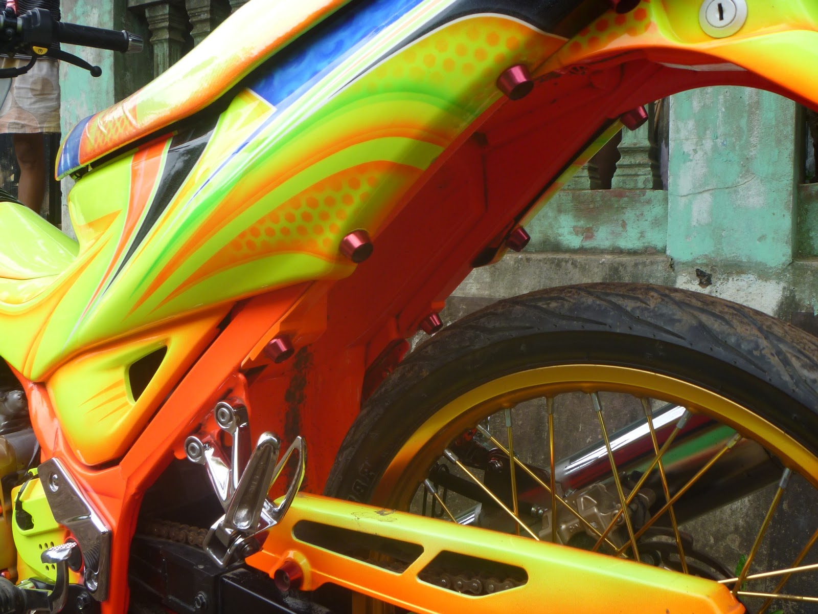 Modifikasi Satria Fu Grafis Airbrush Satria FU 150 Modifikasi Satria Fu Grafis Airbrush Satria FU 150