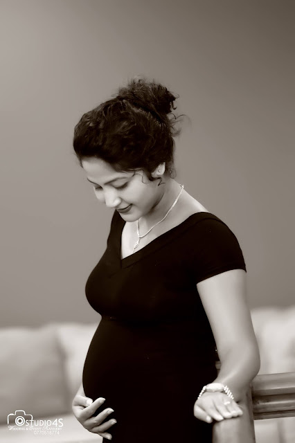 lochana imashi's Pregnancy Photo Shoot