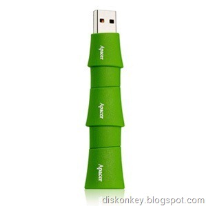 Bamboo USB flash drive 2