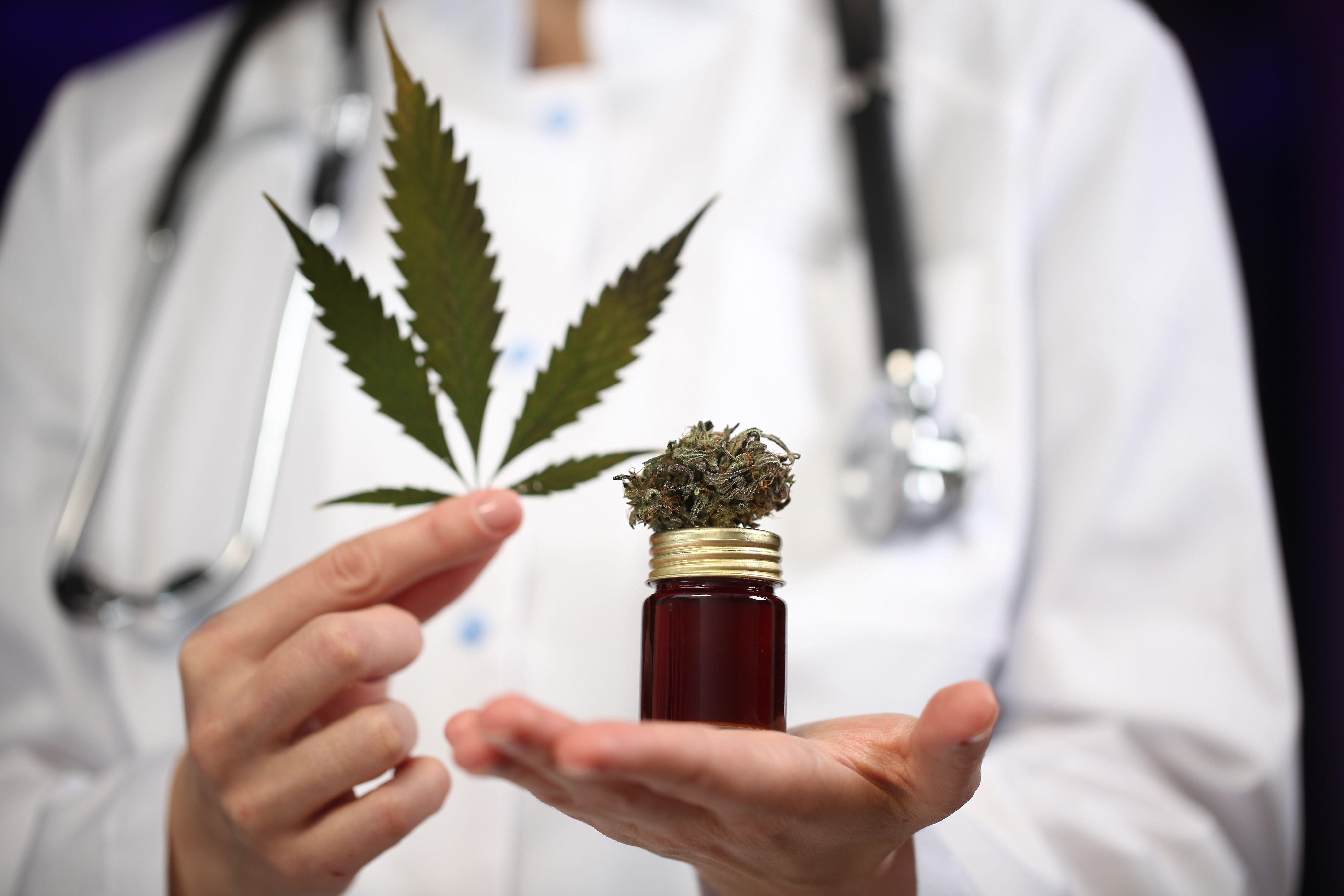 How Medical Marijuana Can Transform the Healthcare Sector - TheOmniBuzz