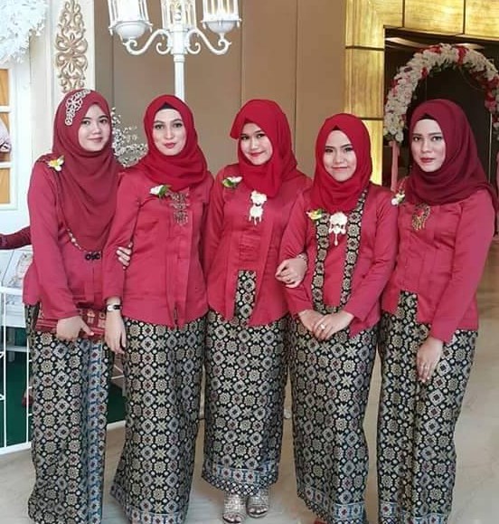 Trend Baju  Muslim Kebaya Modern Kombinasi Batik untuk  
