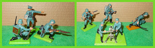 1st Type Deetail Germans; 2nd Type Deetail Germans; Britains Deetail; Britains Deetail Germans; Britains Gun; Britains Motorcycle Toy; Deetail Germans; Deetail Mortar Team; Deetail Motorbike; Deetail Motorcycle; Deetail Style Bases; Dinky Half Track; PVC Vinyl Figures; Small Scale World; smallscaleworld.blogspot.com; Vintage Plastic Soldiers; Vintage Toy Figures; Vintage Toy Soldiers;