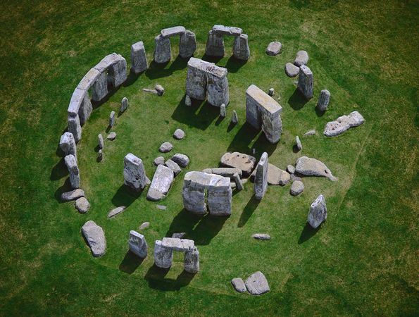 Stonehenge.jpg