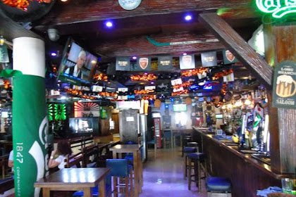 bar and lounge meaning
