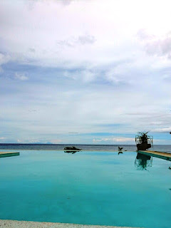 Kuting Reef Resort Infinity Pool