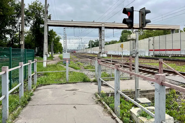Смирновская улица, пешеходный переход через железнодорожные пути Горьковского направления Московской железной дороги