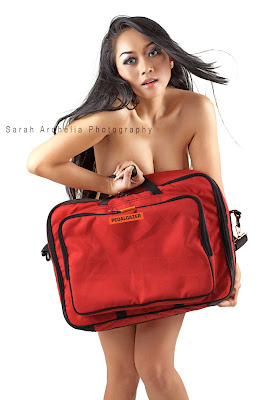 SARAH ARDHELIA SEKSI BUGIL PHOTOSHOOT 