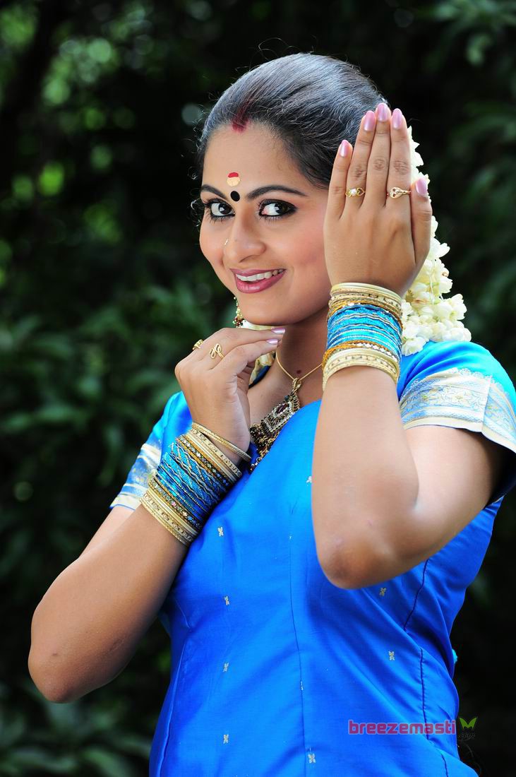 Sruthi Lakshmi malayalam actress ~ Cinindya