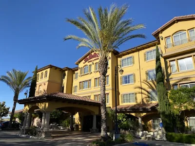 exterior of La Bellasera Hotel & Suites in Paso Robles, California