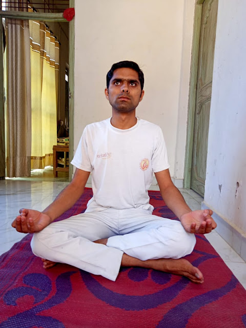 sukhasana or padmasana ,Benefits of sukha asana