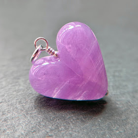 Handmade lampwork glass heart bead by Laura Sparling made with CiM Luzern
