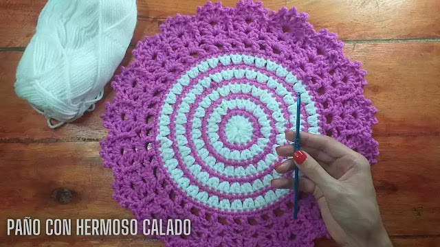 MARAVILLOSAS DECORACIONES PARA LOS ESPACIOS DE TU HOGAR Teje un Bello Tapete Calado a Crochet