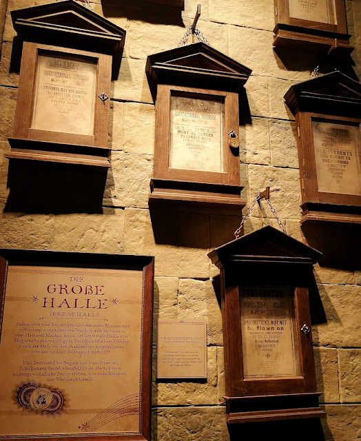 Harry-Potter-Ausstellung-im-Filmpark-Babelsberg-große-Halle