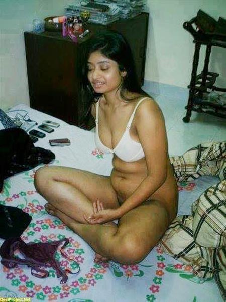 Mallu bhabhi naked juicy boobs photo