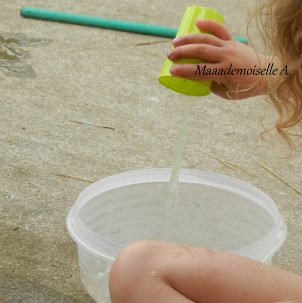 || Activité : Dessiner sur le sol avec des craies