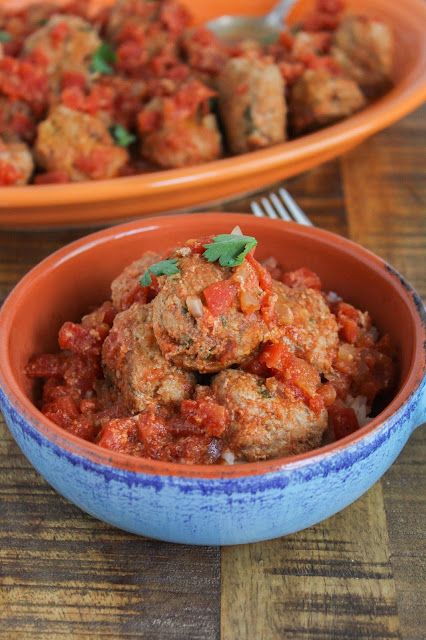 Slow Cooker Spanish Meatballs | The Chef Next Door #SundaySupper