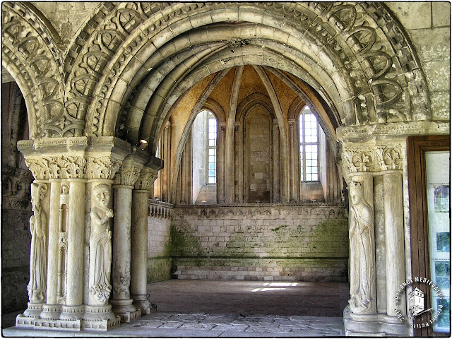 SAINT-MARTIN-DE-BOSCHERVILLE (76) - Salle capitulaire de l'abbatiale romane Saint-Georges