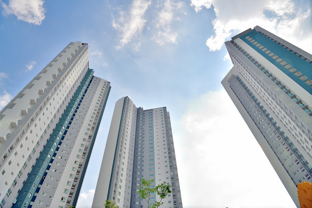 제로 에너지 건축물은 재생 가능한 에너지원을 활용하여 자체적으로 에너지를 생성합니다.